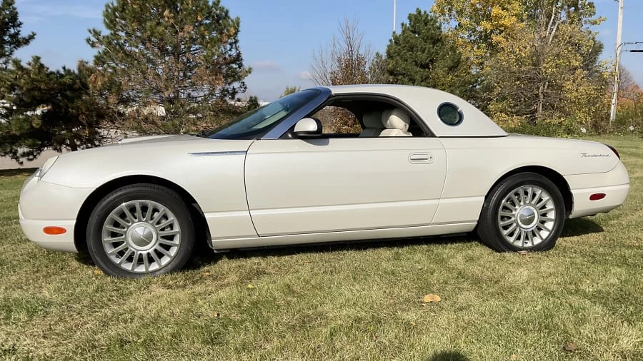 2005 Ford Thunderbird 11th Gen - Image 18 of 24