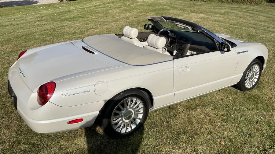2005 Ford Thunderbird 11th Gen - Image 22 of 24