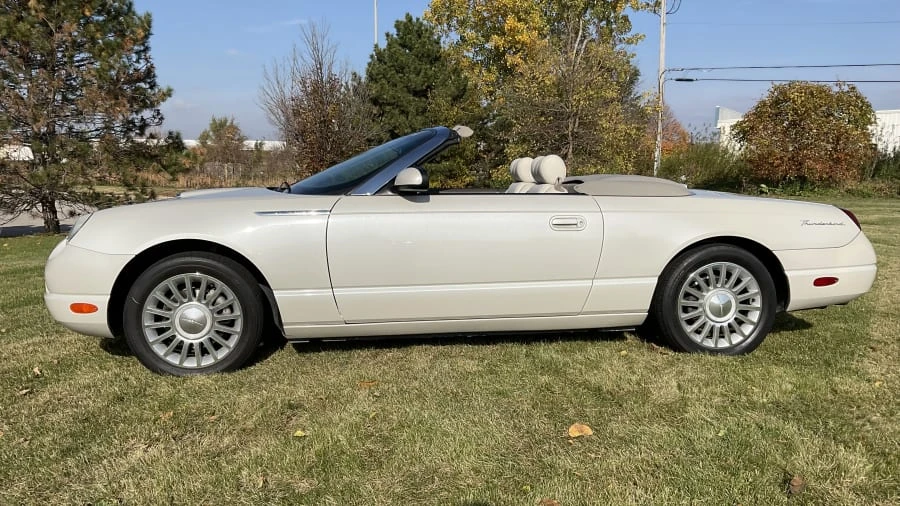 2005 Ford Thunderbird 11th Gen - Image 23 of 24