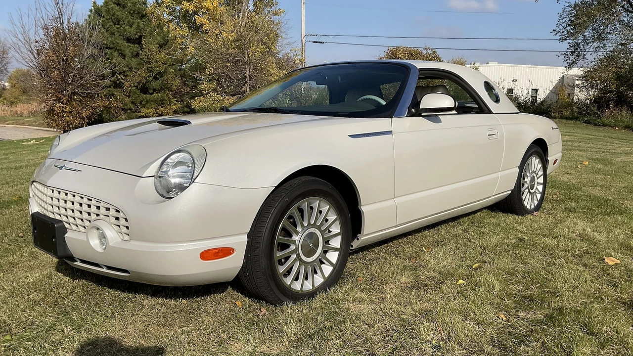 2005 Ford Thunderbird 11th Gen - Image 27 of 27