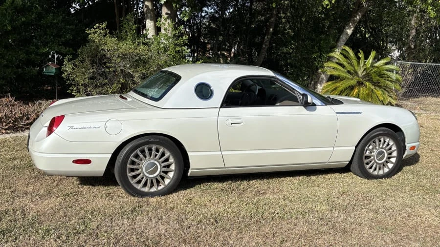 2005 Ford Thunderbird 11th Gen - Image 2 of 16