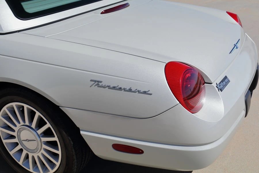 2005 Ford Thunderbird 11th Gen - Image 12 of 31