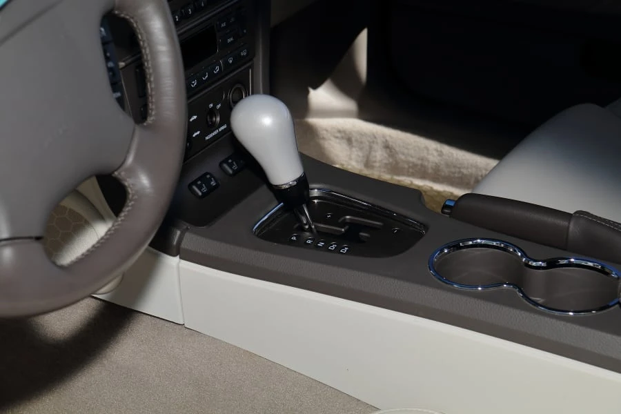 2005 Ford Thunderbird 11th Gen - Image 27 of 31