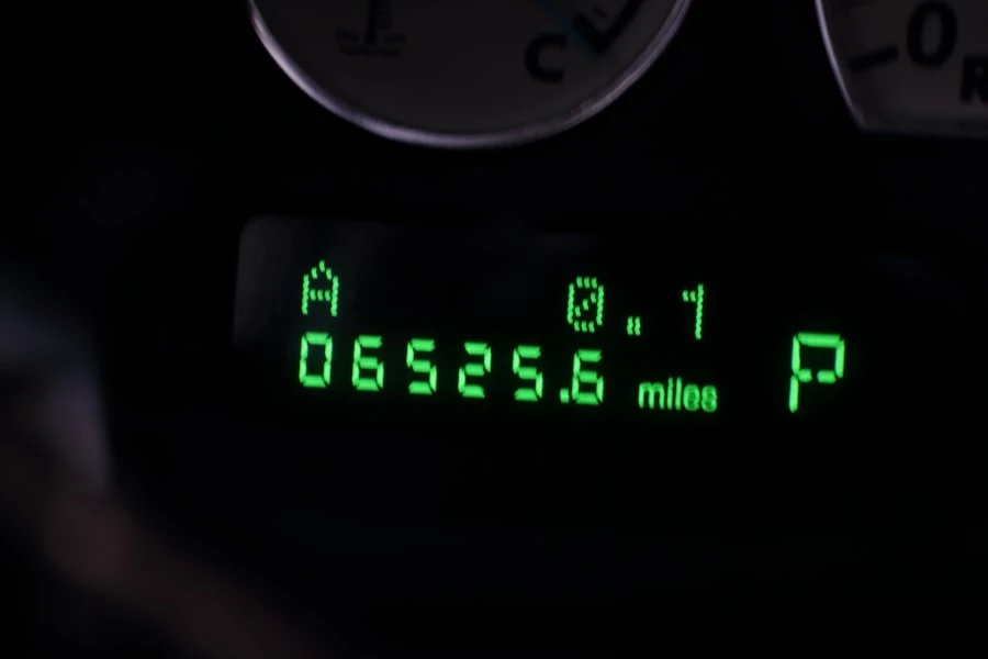 2005 Ford Thunderbird 11th Gen - Image 22 of 31