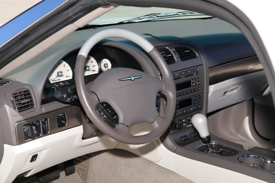 2005 Ford Thunderbird 11th Gen - Image 26 of 31