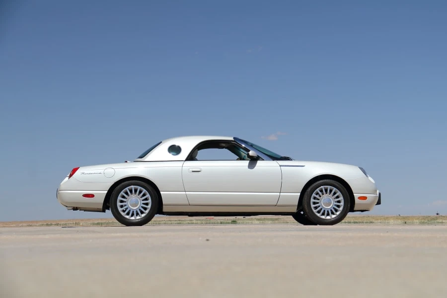 2005 Ford Thunderbird 11th Gen - Image 2 of 31