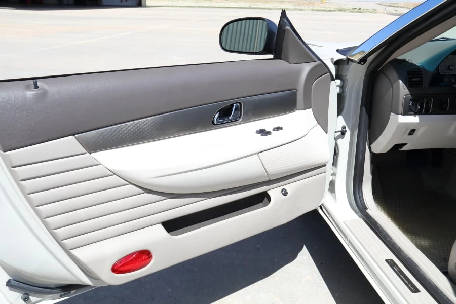 2005 Ford Thunderbird 11th Gen - Image 23 of 31