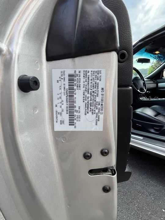 2005 Ford Thunderbird 11th Gen - Image 3 of 19