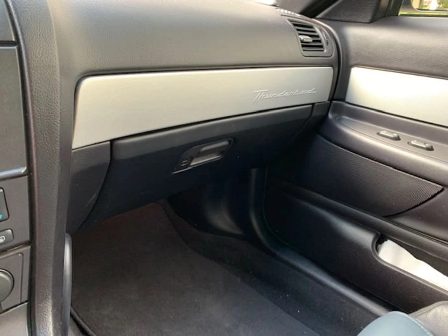 2005 Ford Thunderbird 11th Gen - Image 18 of 30