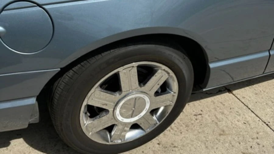 2005 Ford Thunderbird 11th Gen - Image 8 of 30