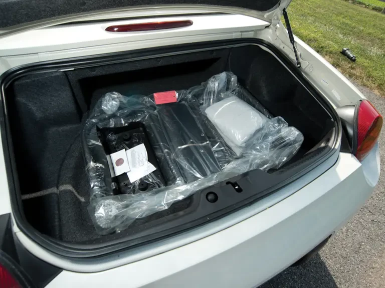 2005 Ford Thunderbird 11th Gen - Image 16 of 22