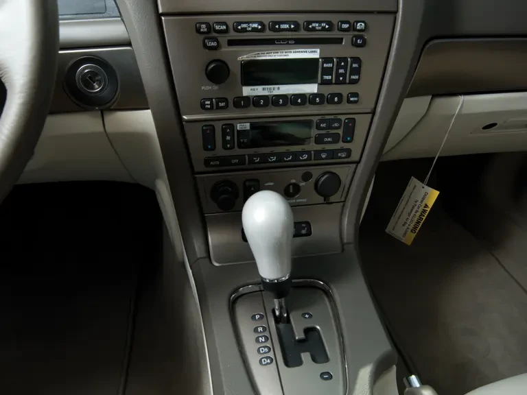 2005 Ford Thunderbird 11th Gen - Image 20 of 22