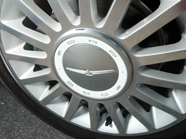 2005 Ford Thunderbird 11th Gen - Image 21 of 22