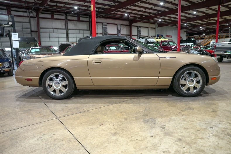 2005 Ford Thunderbird 11th Gen - Image 26 of 31