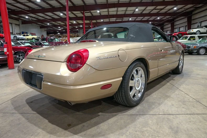 2005 Ford Thunderbird 11th Gen - Image 25 of 31