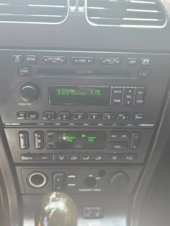 2005 Ford Thunderbird 11th Gen - Image 27 of 31