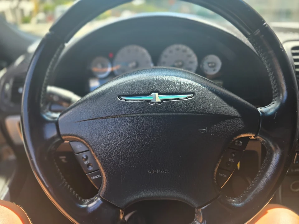 2005 Ford Thunderbird 11th Gen - Image 17 of 31