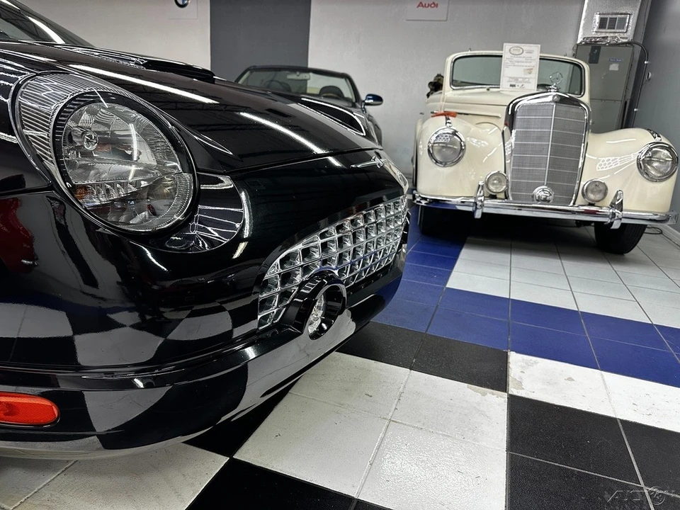 2005 Ford Thunderbird 11th Gen - Image 4 of 24