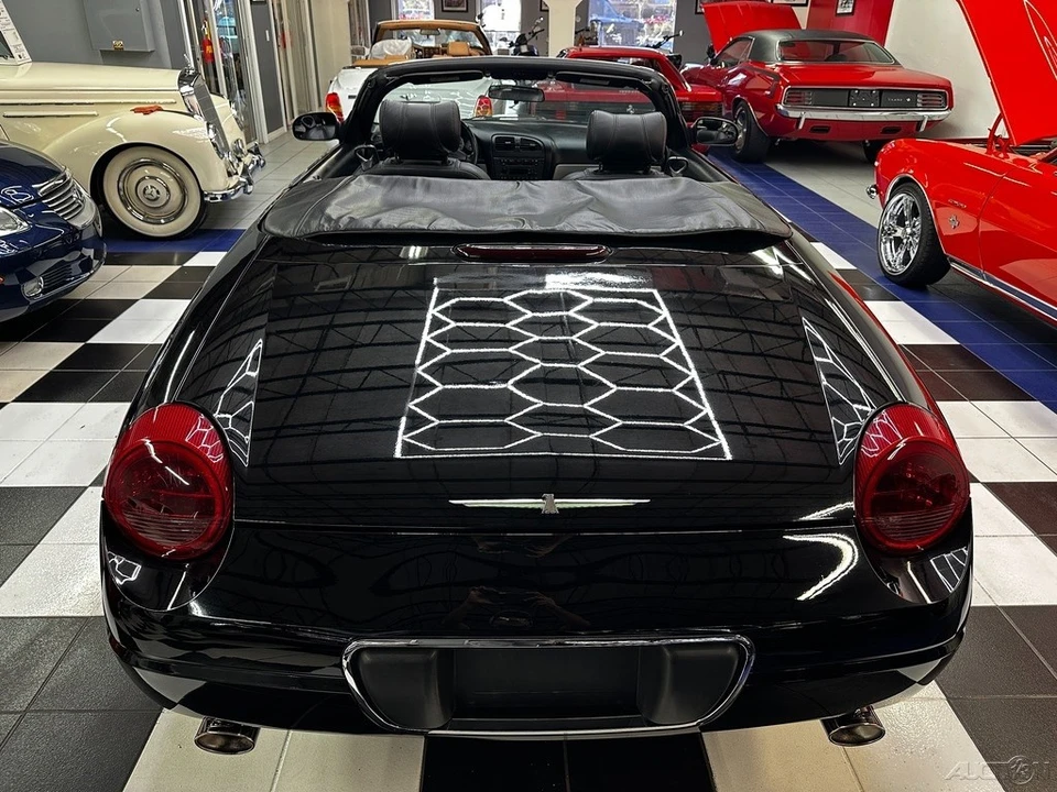 2005 Ford Thunderbird 11th Gen - Image 18 of 24