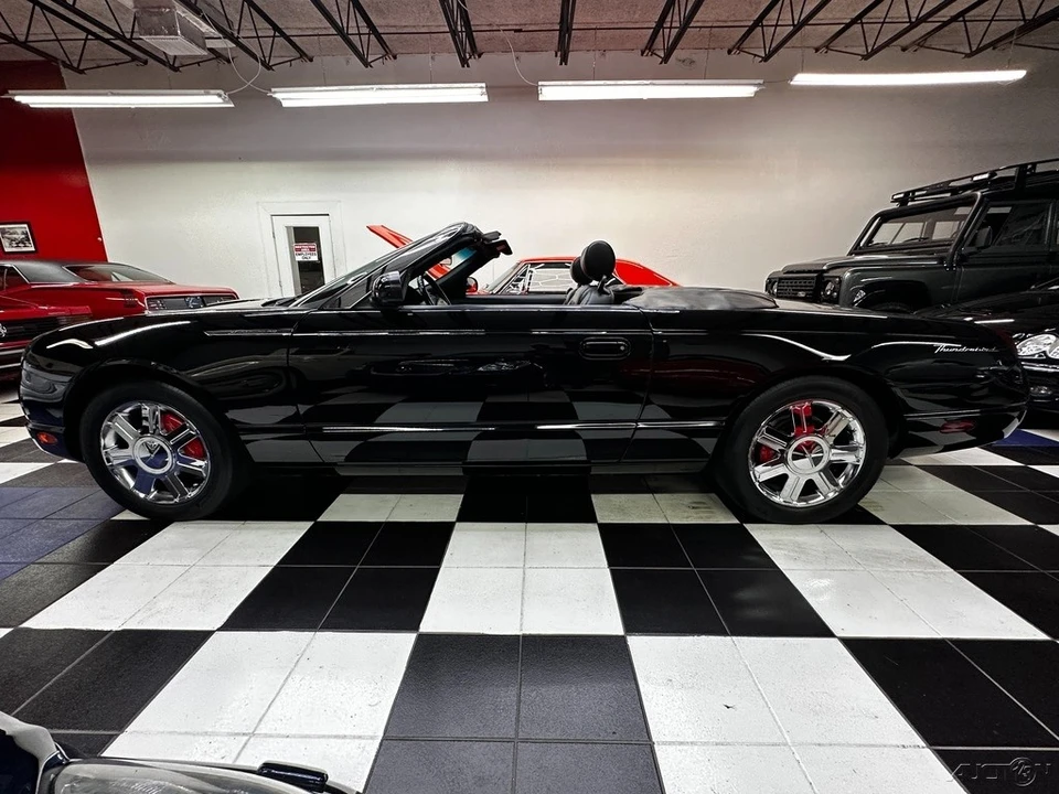 2005 Ford Thunderbird 11th Gen - Image 11 of 24