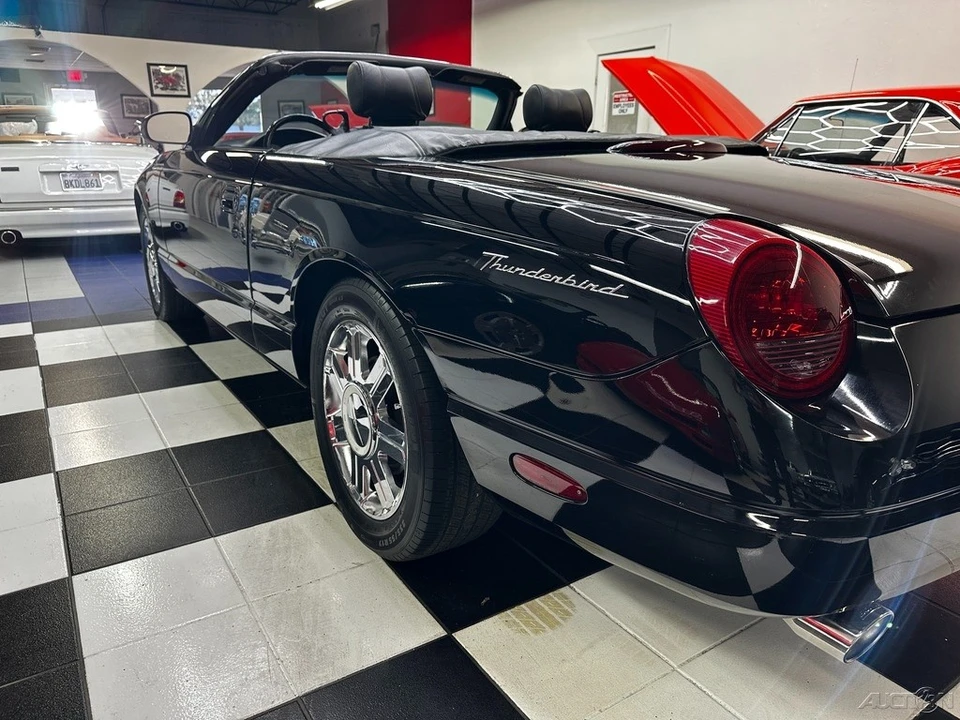 2005 Ford Thunderbird 11th Gen - Image 15 of 24