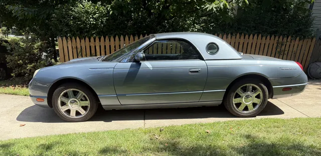 2005 Ford Thunderbird Base