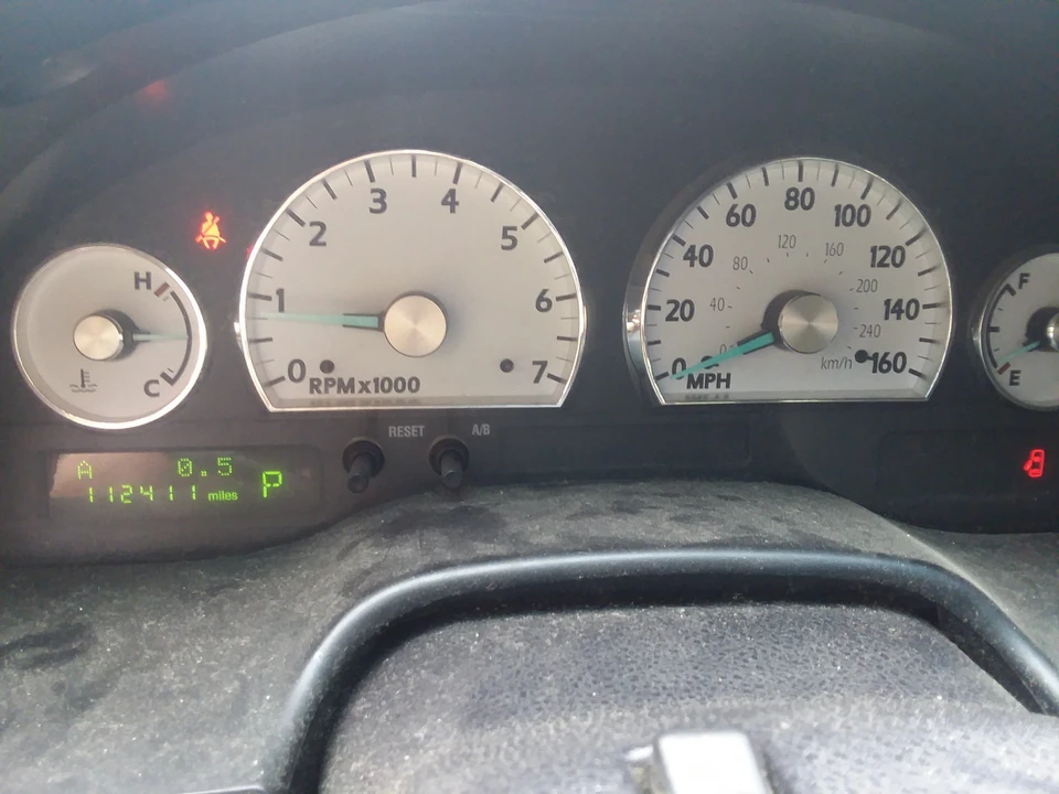2005 Ford Thunderbird 11th Gen - Image 10 of 12