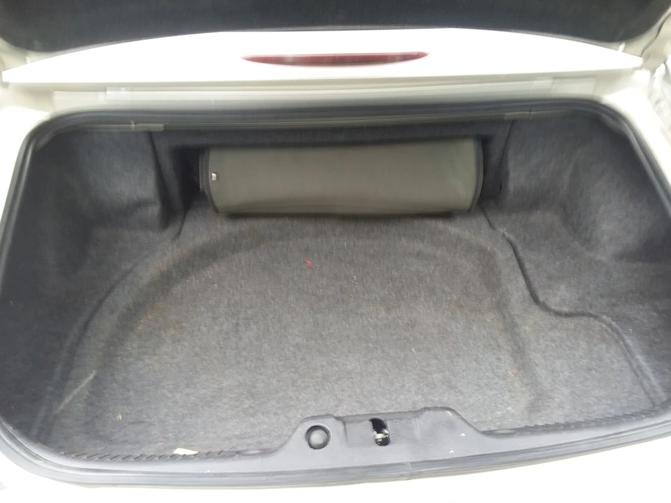 2005 Ford Thunderbird 11th Gen - Image 9 of 12