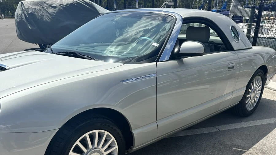 2005 Ford Thunderbird 11th Gen - Image 9 of 27