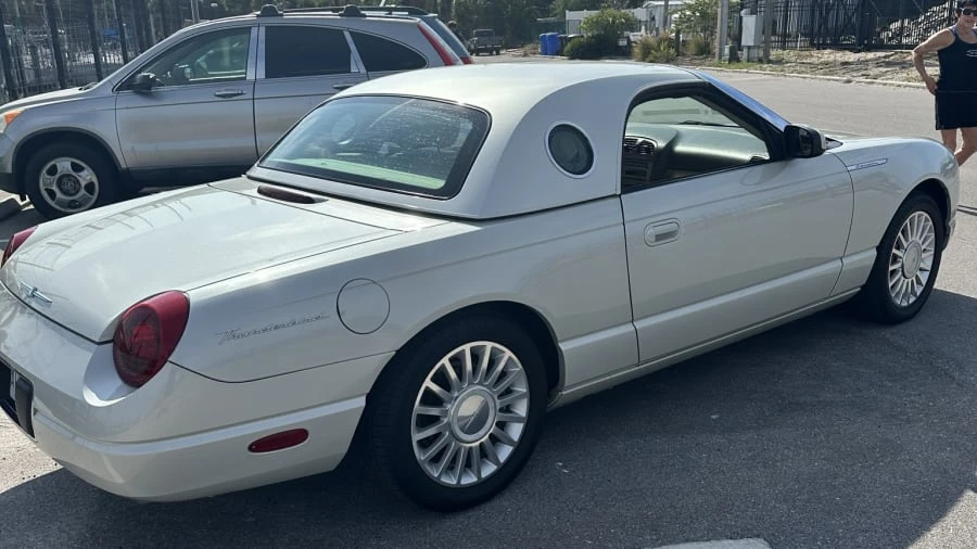 2005 Ford Thunderbird 11th Gen - Image 12 of 27