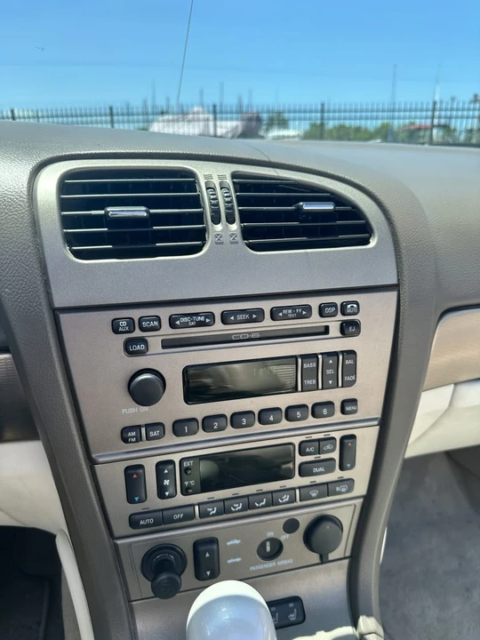 2005 Ford Thunderbird 11th Gen - Image 21 of 27