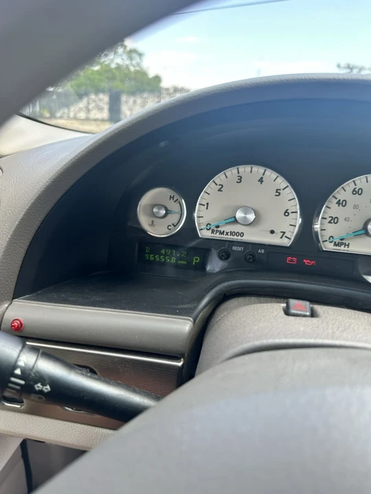 2005 Ford Thunderbird 11th Gen - Image 20 of 27