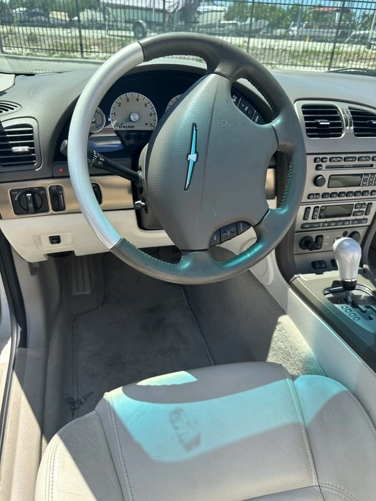 2005 Ford Thunderbird 11th Gen - Image 17 of 27