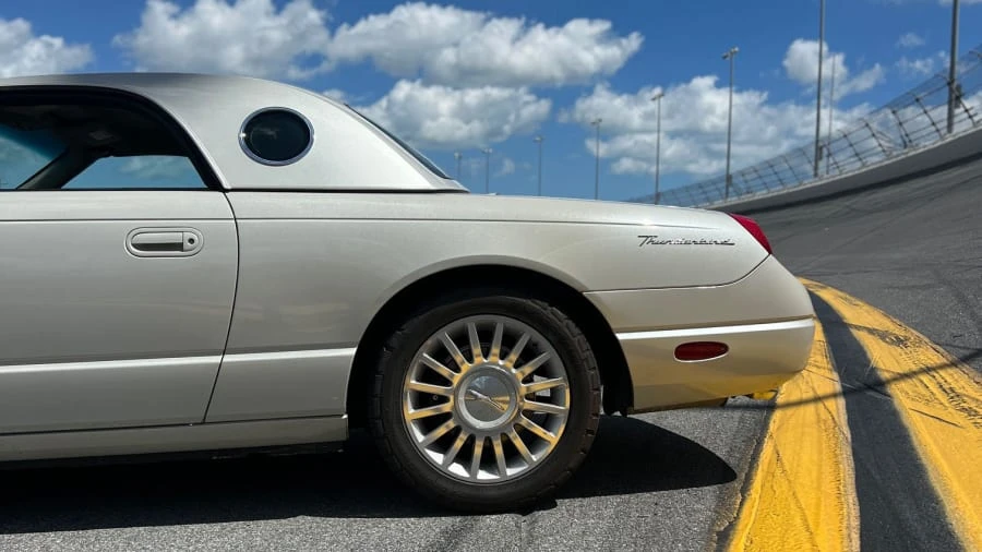 2005 Ford Thunderbird 11th Gen - Image 5 of 18