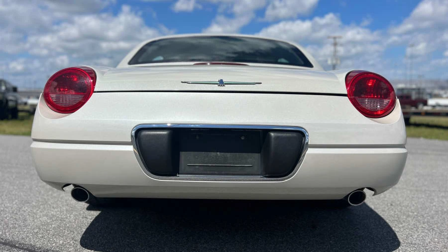 2005 Ford Thunderbird 11th Gen - Image 4 of 17