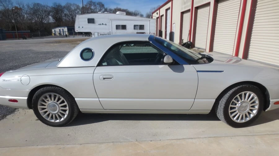 2005 Ford Thunderbird 11th Gen - Image 2 of 11