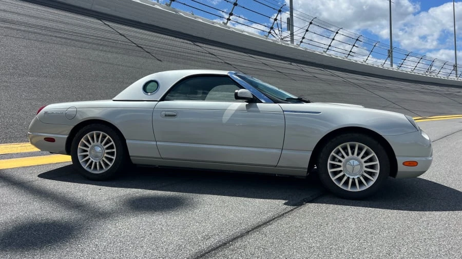 2005 Ford Thunderbird 11th Gen - Image 11 of 17