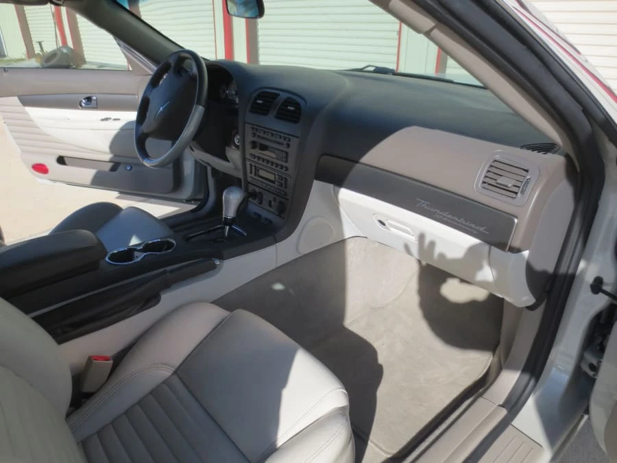 2005 Ford Thunderbird 11th Gen - Image 9 of 11