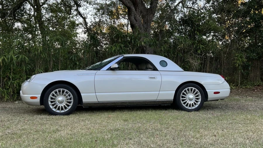 2005 Ford Thunderbird 11th Gen - Image 2 of 7