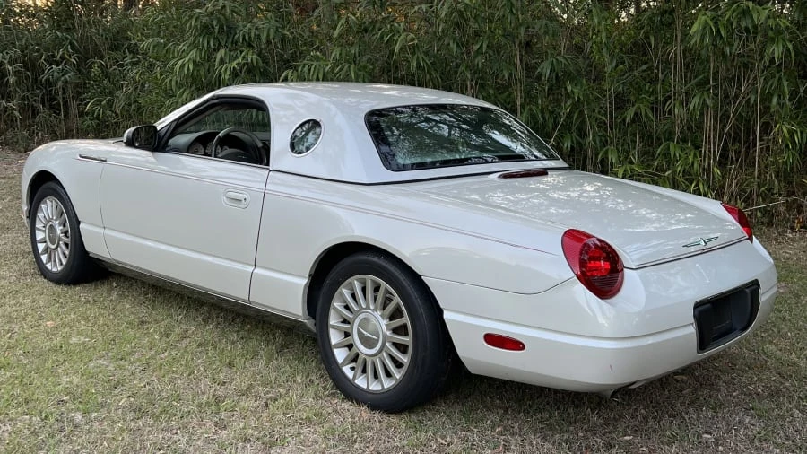 2005 Ford Thunderbird 11th Gen - Image 3 of 7