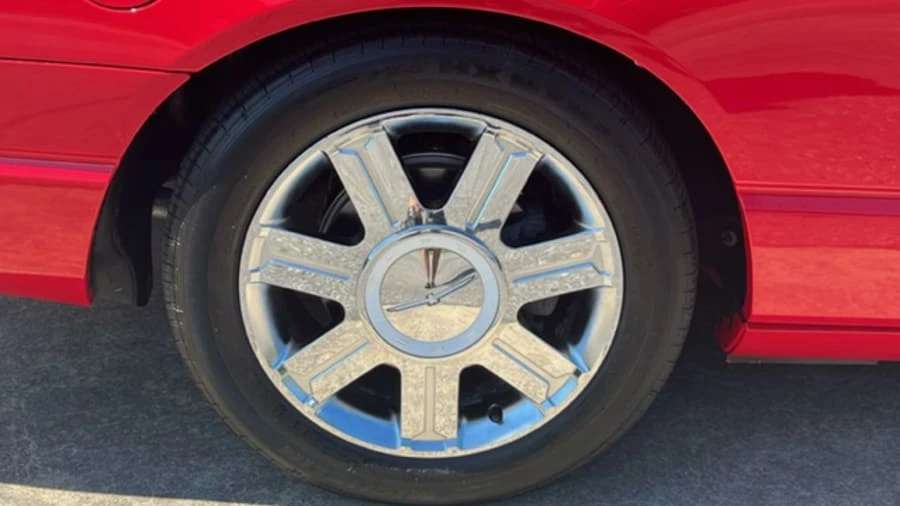 2005 Ford Thunderbird 11th Gen - Image 10 of 19
