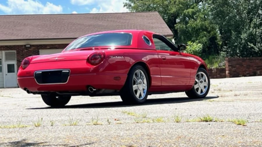 2005 Ford Thunderbird 11th Gen - Image 16 of 19