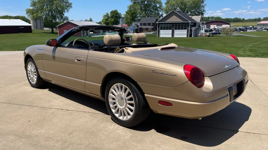 2005 Ford Thunderbird 11th Gen - Image 19 of 31