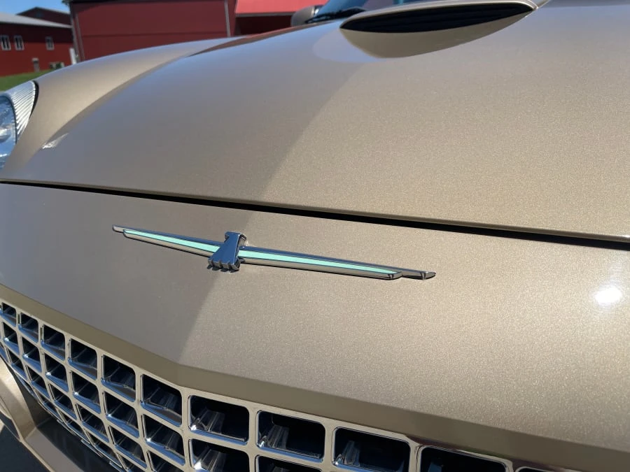 2005 Ford Thunderbird 11th Gen - Image 28 of 31