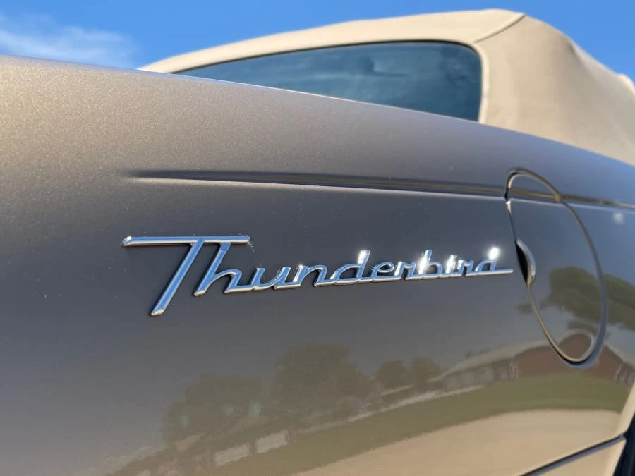 2005 Ford Thunderbird 11th Gen - Image 24 of 31