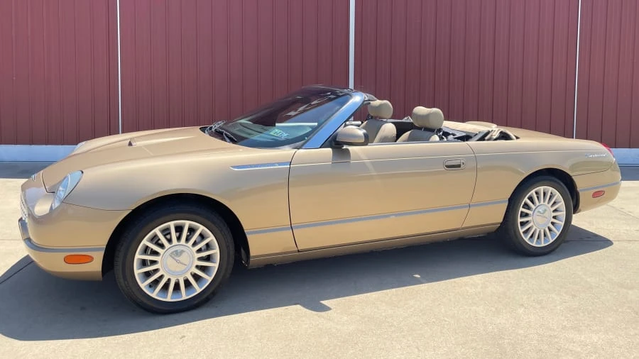 2005 Ford Thunderbird 11th Gen - Image 11 of 31