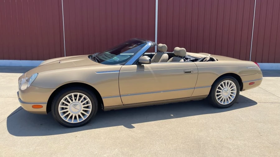 2005 Ford Thunderbird 11th Gen - Image 2 of 31