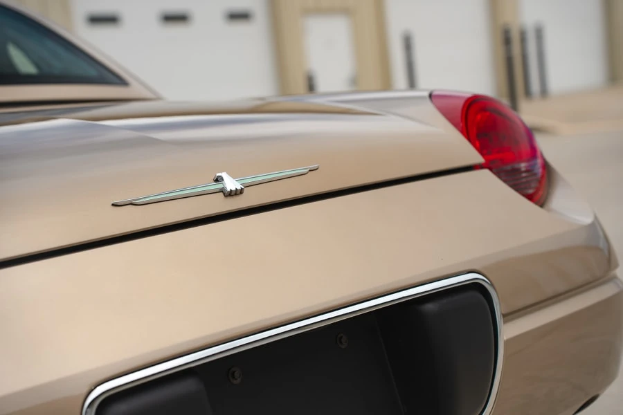 2005 Ford Thunderbird 11th Gen - Image 17 of 31