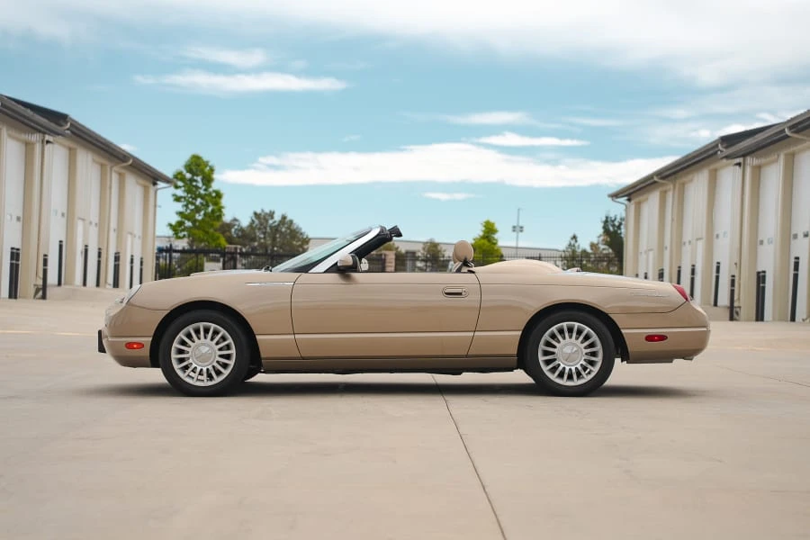 2005 Ford Thunderbird 11th Gen - Image 2 of 31