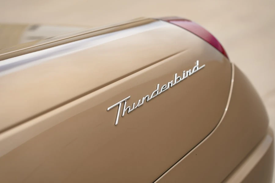 2005 Ford Thunderbird 11th Gen - Image 23 of 31